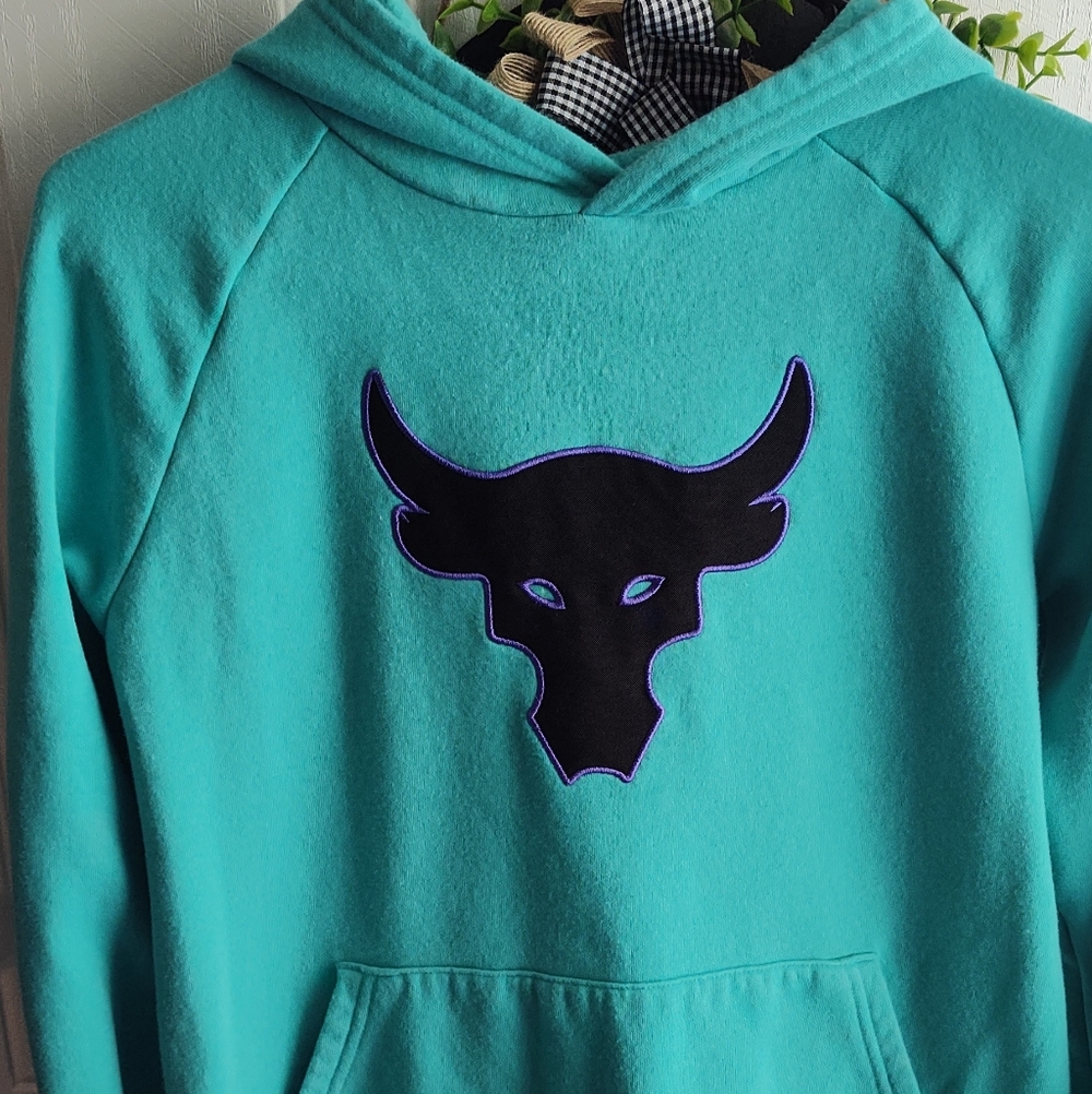Boys Under Armour Size Youth Large. Project Rock.